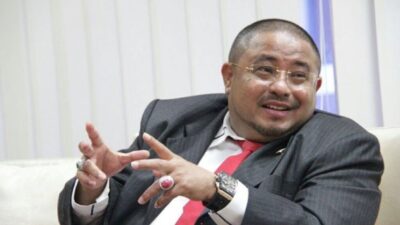 Harga Cabe Merah Anjlok, Habib Aboe Bakar Al Habsyi Borong Dari Petani Dibagikan Ke Emak-Emak