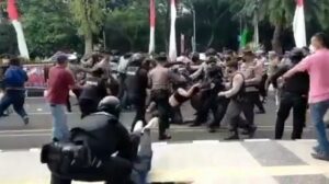 Polisi Yang Banting Mahasiswa Tangerang Hingga Kejang Diperiksa Propam Polda Banten