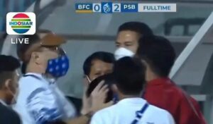 Diduga Ludahi Pelatih Persib Robert Alberts, Manajer Bhayangkara FC AKBP Sudarmadji Banjir Kecaman Bobotoh