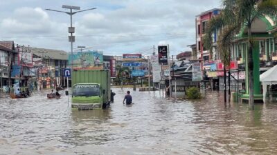3 Pekan Banjir Rendam 35 Ribu Rumah Di Sintang Tak Juga Surut, Potret Kegagapan Urus Bencana