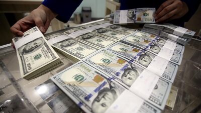 Diminta Satpam Pakai Masker, Pria Tajir Ini Kuras Habis Puluhan Miliar Uangnya Di Bank