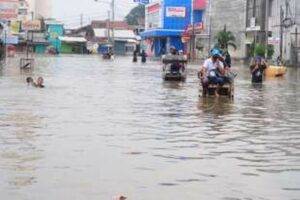 Banjir Berhari-hari Bikin 8 Tanggul Sungai Di Bandung Jebol