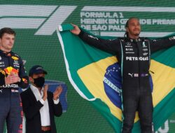 Saling Sikut Dengan Verstappen di F1 GP Btasil 2021, Hamilton: Seperti Itu Seharusnya Kejuaraan Dunia