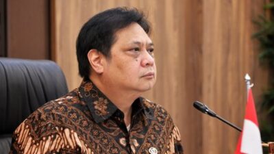 LBH Jakarta Kritik Menko Airlangga Tak Punya Malu Masih Ngotot Jalankan UU Cipta Kerja