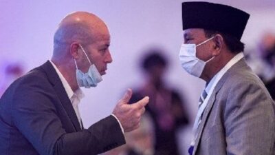 Tertangkap Kamera Ngobrol Dengan Pelobi Israel Itay Tagner, Ini Penjelasan Jubir Prabowo