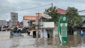 Banjir Sintang, Jokowi Salahkan Kerusakan Lingkungan Selama Puluhan Tahun