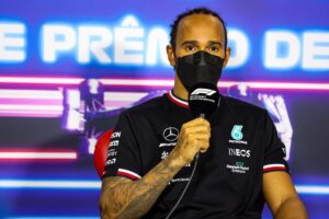 Persaingan Dengan Verstappen Makin Panas, Hamilton Tak Sempat Rayakan Kemenangan di F1 GP Qatar 2021