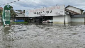 Sebulan Banjir Sintang Kalbar, 25 Ribu Warga Mengungsi di 32 Posko BPBD