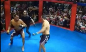 Jantan! Tuntaskan Beda Pendapat, 2 Politisi Brasil Ini Putuskan Bertarung Di Ring Tinju Ala MMA