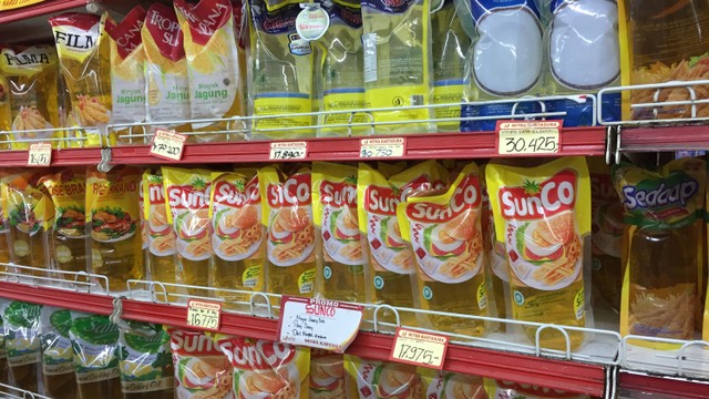 Minyak Goreng Rp.14.000 Tak Kunjung Hadir di Minimarket, Janji Mendag Luthfi Dipertanyakan