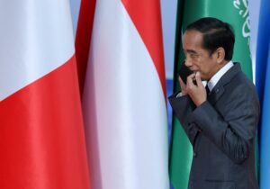 Survei Indopol: Kemiskinan, Pengangguran dan Pemberantasan Korupsi Jadi Rapor Merah Jokowi