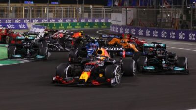 Max Verstappen Ngaku Bisa Pensiun Dari F1 Jika Terus Bersaing Ketat Dengan Lewis Hamilton