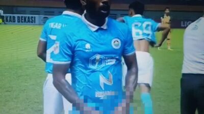 Pamer Alat Kelamin Saat Sulut United Vs Dewa United, Patrich Wanggai Diteror Netizen