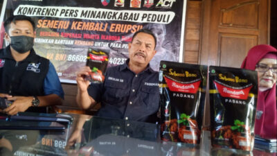 Warga Sumbar Kumpulkan 5 Ton Rendang Untuk Korban Erupsi Gunung Semeru