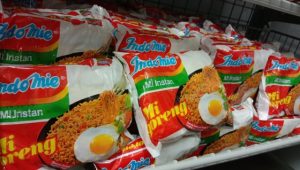 Mengeluh Beli 2 Bungkus Indomie Tak Ada Bumbunya, Ini Balasan Mengejutkan Pihak Indofood