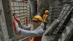 Aturan Baru Jasa Konstruksi Bikin Jutaan Tukang Bangunan Terancam Nganggur
