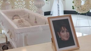 Penyanyi Senior, Nindy Ellesse Meninggal Dunia Karena Kanker Payudara