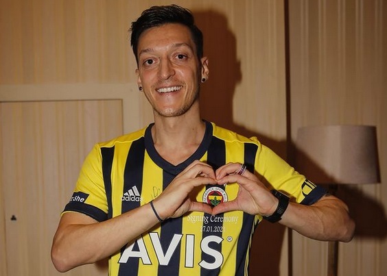 Fotospor Pertegas Rumor Kepindahan Mesut Ozil Dari Fenerbahce Ke RANS Cilegon FC