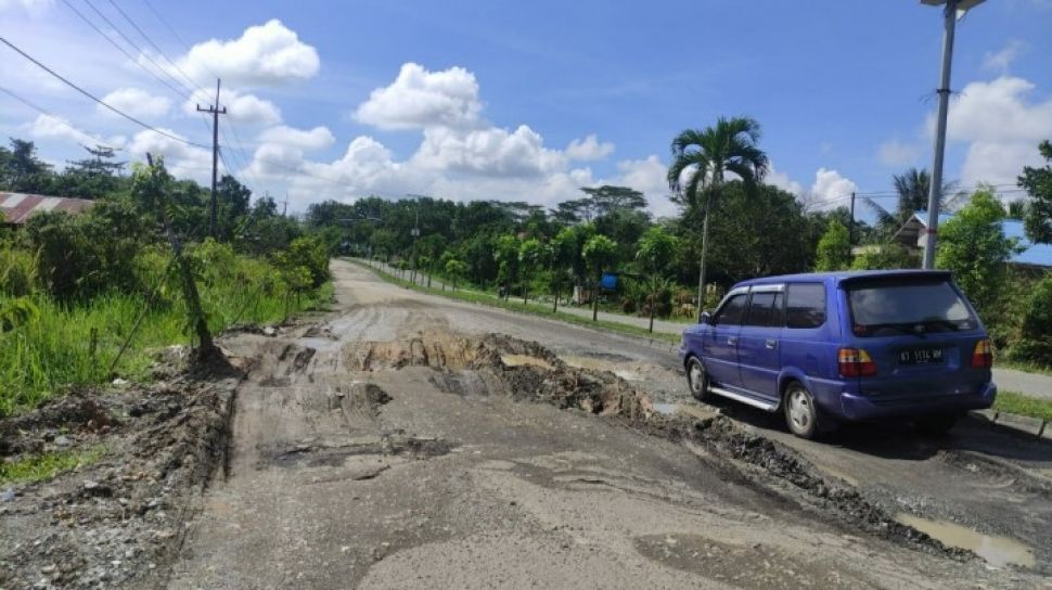 Sejumlah Jalan di Kaltim Rusak, Wakil Ketua DPD RI Mahyudin Bakal Laporkan PUPR Ke Presiden