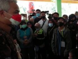 Letakkan Hasil Alam di Depan Gubernur Ganjar, Warga Desa: Wadas Sudah Sejahtera Tanpa Tambang