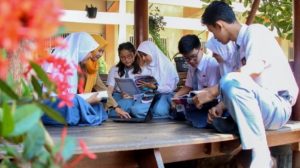 Curhat Pelajar di Kota Medan Harus Buka Jilbab Untuk Foto Ijazah, Pihak Sekolah: Biar Tak Susah Cari Kerja