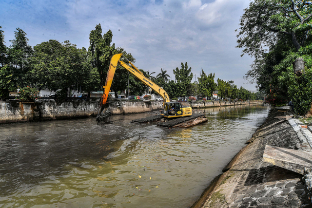 Pengendalian Banjir, KJP Plus dan Perbaikan Trotoar Jadi Prestasi Anies Baswedan Paling Berkesan