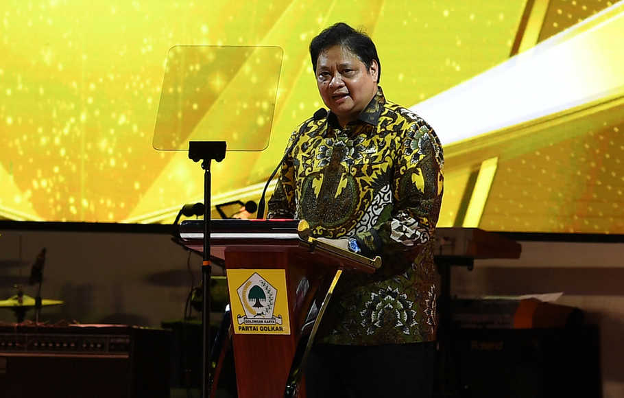 Ketua Umum DPP Partai Golkar Airlangga Hartarto menyampaikan pidato dalam puncak HUT ke-57 Partai Golkar di kantor DPP Partai Golkar, Slipi, Jakarta Barat, Sabtu (23/10/2021).