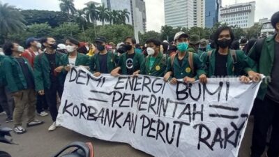 Geruduk Istana, BEM SI Desak Pemerintah Stabilkan Bahan Pokok Hingga Tolak Penundaan Pemilu