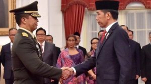 Diduga Ada Ketegangan Antara Jokowi dan Jenderal Andika, Rocky Gerung: Moral Istana Negara Merosot!