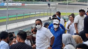 Nonton MotoGP di Mandalika, Anies Baswedan Dikerubuti Warga dan Diteriaki Presiden