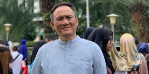 Andi Arief: Sudah Saatnya Mahfud MD Lawan Penumpang Gelap Reformasi, Jokowi Dan Luhut Cs