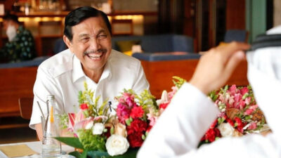 Luhut Pamerkan Kiswah dan Replika Kunci Ka’bah Pemberian Pangeran Mohammed bin Salman