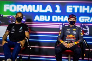 Terlalu Agresif di F1 2021, Lewis Hamilton Tuding Max Verstappen Pengganggu