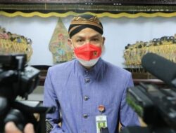 Jateng Provinsi Termiskin di Pulau Jawa, Ganjar Dinilai Terlalu Sibuk Pencitraan di Medsos