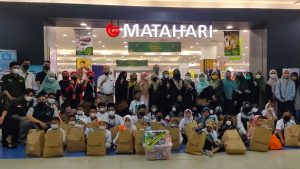Komunitas Pejuang Tahajud Ajak Puluhan Yatim Piatu dan Dhuafa Belanja di Matahari