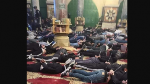 Tak Hanya Tindas Muslim Palestina, Israel Pukul Wanita dan Pendeta Serta Larang Jemaah Kristen Masuk Gereja