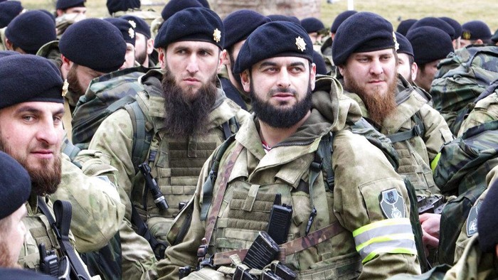 pasukan-chechnya-desak-warga-ukraina-minta-ampun-ke-putin-5_169