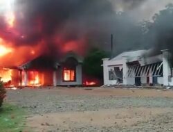 Sri Lanka Makin Tak Terkendali, Rumah Menteri Hingga Walikota Dibakar Massa