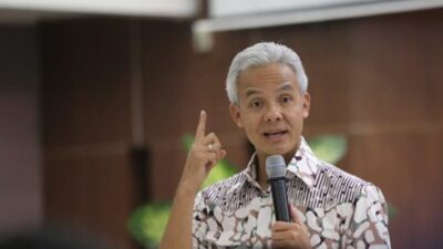 Singgung Ganjar Pranowo, Muslim Arbi: Bingung ! Ada Gubernur Tanpa Prestasi Ngotot Nyapres