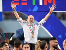 AC Milan Scudetto, Stefano Pioli: Kami Lebih Pantas Juara Daripada Inter Milan