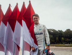 Sosok Nyck De Vries, Juara Formula E Keturunan Indonesia Yang Doyan Makan Lemper