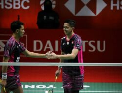 Juara Indonesia Masters, Fajar/Rian Sujud Syukur dan Lempar Raket ke Penonton
