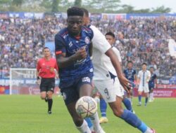 Kalahkan PSIS Semarang 2-1, Arema FC Lolos ke Final Piala Presiden 2022