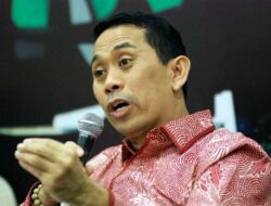 Kamrussamad: Jokowi Jangan Mudah Percaya Rayuan IMF, Rayuan-Rayuannya Tauhn 1997 Bikin RI Terpuruk