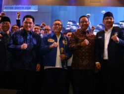 Erick Thohir Pakai Batik Biru di Acara BM PAN, Zulhas Kaitkan Dengan Capres 2024
