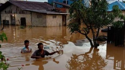Diguyur Hujan Deras dan Angin Kencang 10 Jam, Kota Sorong Dikepung Banjir