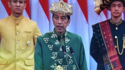 Bandingkan Dengan China, Jepang dan Korea, Jokowi Bersyukur Harga Beras Indonesia Masih Rp.10 Ribu