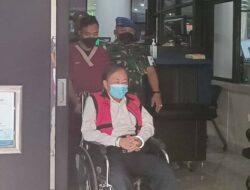 Usai Diperiksa di Kejagung, Surya Darmadi Masuk Ambulans dan Dilarikan ke RS Adhyaksa