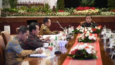 Di Depan Pimpinan Lembaga Negara, Jokowi: Kalau APBN Sudah Tak Kuat Subsidi BBM Gimana?