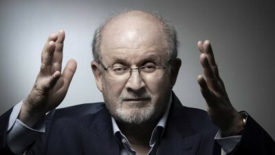 Penulis ‘The Satanic Verses’ Salman Rushdie Ditikam di Sebuah Panggung Sastra di New York